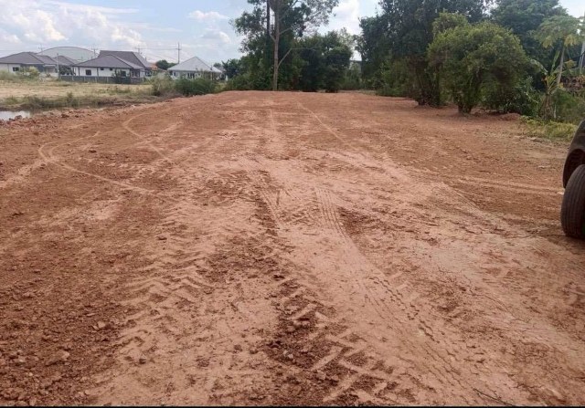 ขายที่ดินเปล่า ถมแล้ว เนื้อที่ 200 ตร.ว. แปลงริมติดถนน 2 ด้าน ใจกลางเมืองชัยภูมิ ใกล้ถนนใหญ่สาย 2051 อำเภอเมือง จังหวัดชัยภูมิ