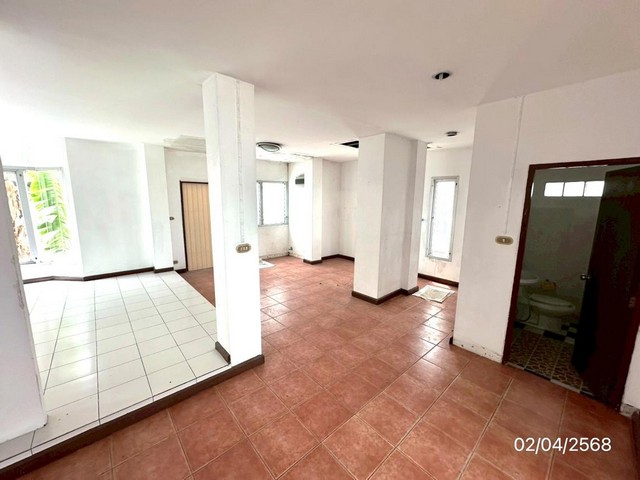 ขายอาคารสำนักงาน 3 ชั้น ลาดพร้าว 101  คลองจั่น บางกะปิ กรุงเทพมหานคร