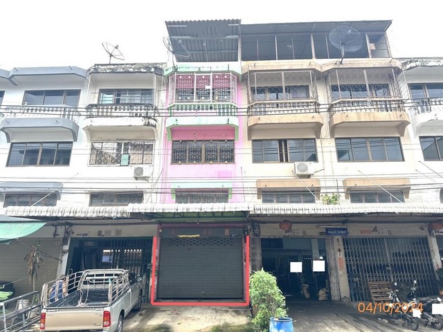 ขายอาคารพาณิชย์ 3 ชั้นหมู่บ้าน วงแหวนแสงประทีป ซอย เทียนทะเล 26 บางขุนเทียน กทม