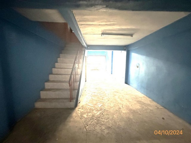 ขายอาคารพาณิชย์ 3 ชั้นหมู่บ้าน วงแหวนแสงประทีป ซอย เทียนทะเล 26 บางขุนเทียน กทม