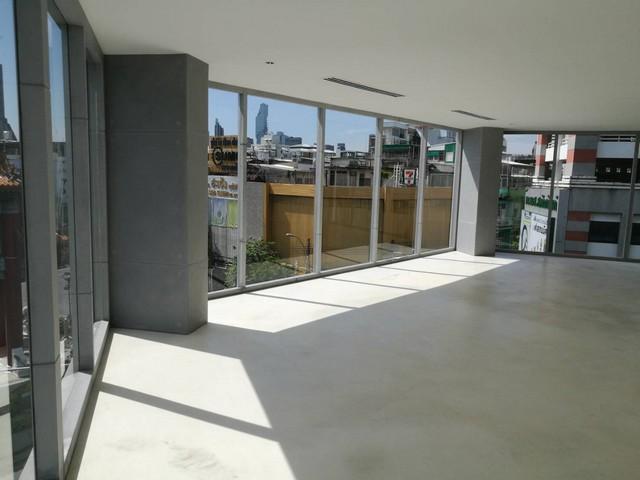 ให้เช่าอาคารพาณิชย์ 4.5 ชั้น 25 ตรว. ย่านเยาราช ประตูไชน่าทาวน์ ใกล้ MRT วัดมังกร