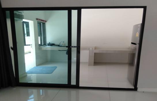 ให้เช่าบ้านเดี่ยว 2 ชั้น 36 ตรว. โครงการออร่า รามคำแหง 94 ใกล้รถไฟฟ้า สถานีคลองบ้านม้า