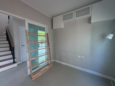 หลังมุม ส่วนตัวสุดๆ ! ขายบ้านเดี่ยว หมู่บ้านแกรนดิโอ วิภาวดี-รังสิต 62.3 ตร.ว 4 นอน 3 น้ำ ! อยู่หลังโรงกษาปณ์ ! ด่วน