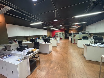 เดินไป BTS นานา 200 เมตร ออฟฟิศติดพลาซ่า ภาพลักษณ์ดี ! ขายพื้นที่สำนักงาน  อาคารเดอะเทรนดี้ 160.24 ตร.ม ชั้น 1A  ใกล้ Terminal21