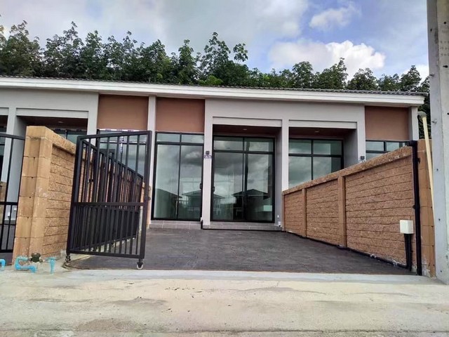 ปล่อยต่อทาวน์เฮาส์ 1 ชั้น โซนวันจันทร์ ระยอง พร้อมเฟอร์นิเจอร์​