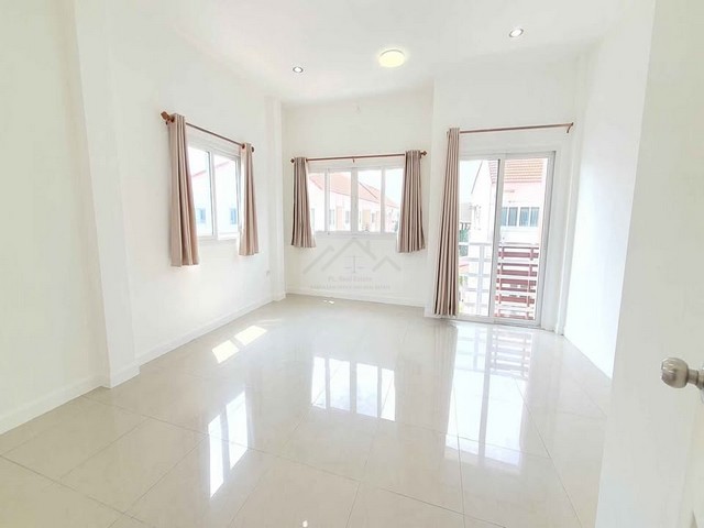 ให้เช่าทาวน์โฮม 3 ชั้น 4 ห้องนอน โฮม อินทาวน์ พหลโยธิน 73 หลังหัวมุม ใกล้สถานีรถไฟฟ้าสถานี คปอ. ตลาดนัดเซฟวัน