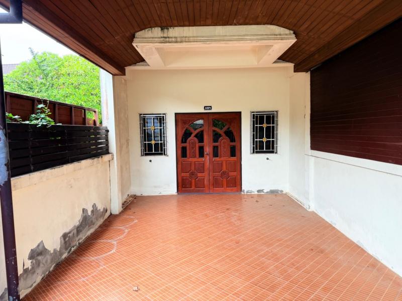 ขายทาวน์เฮ้าส์ 2 ชั้น ห้องมุม ทำเลทอง ตำบลในเมือง อำเภอเมือง จังหวัดนครศรีธรรมราช