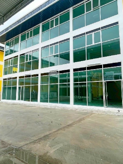 คุณพ้ง กาญจนาภิเษก บรมราชชนนี ตลาดน้ำคลองลัดมะยม  300  ม. ให้เช่าอาคารออฟฟิศ สำนักงาน 3 ชั้น 450 ตร.ม. 38 ตร.วา.ตลาดน้ำตลิ่งชัน 1 กม. 