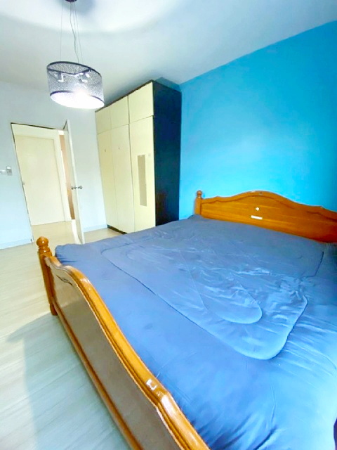 พร้อมเฟอร์ เครื่องใช้ไฟฟ้า รร.สารสาสน์ประชาอุทิศ 500 ม.ตลาดประชาอุทิศ 90 800ม. ให้เช่าทาวน์โฮม 2 ชั้น ติดถนน 2 นอน