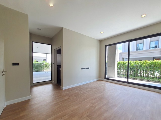 บ้าน บางกอกบูเลอวาร์ด ซิกเนเจอร์ เวสต์เกต 0 Rai 1 NGAN 15 sq.wa 4BEDROOM5ห้องน้ำ ใกล้กับ โรงเรียนกสินธร เซนต์ปีเตอร์ BIG SALE