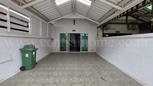 CONDO. รีเจ้นท์ โฮม สุขุมวิท 81 Regent Home Sukhumvit 81 พื้นที่ 28 SQUARE METER  1800000 บาท ไม่ไกลจาก BTS อ่อนนุช โอกาสเดียว เป็นคอนโดพร้อมอยู่ที่มีการตกแต่งภายในเพิ่มเติมได้แบบเรียบหรู และมีทำเลสวยสามารถมองเห็นวิวสวยงาม พร้อมพื้นที่ส่วนกลาง และสิ่