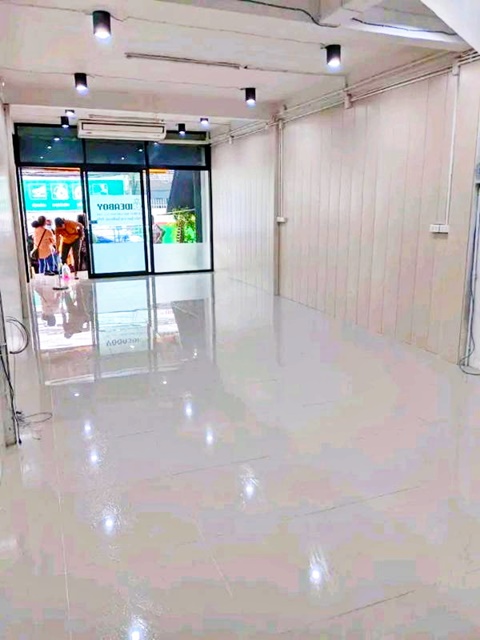 BTSเสนานิคม 220 ม. BTSรัชโยธิน 760 ม. ให้เช่าอาคารพาณิชย์ 4 ชั้น ใหม่ 19ตร.ม.299ตร.ม.เมเจอร์ รัชโยธิน 1.3 กม. ร้านค้า 3นอน 3 น้ำ