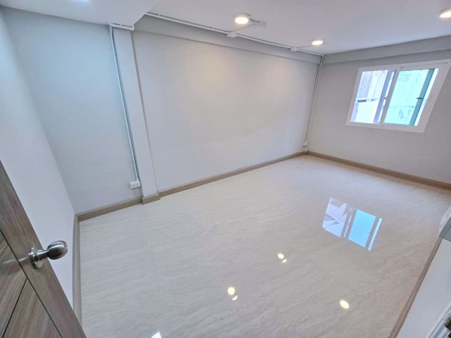 MRT พระราม 9 999ม.รัชดา1-7 Fortune เซ็นทรัล ให้เช่า บ้าน อาคาร 4ชั้น สถานฑูตจีน 800ม. 235 ตร.ม.ใจกลางเมือง  3 นอน 2 น้ำ