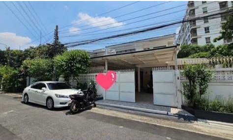 ให้เช่าบ้านเดี่ยว 2 ชั้น 77.3 ตรว. 3 ห้องนอน หมู่บ้านอยู่เจริญ 542 ประชาราษฏร์บำเพ็ญ 24 ใกล้ MRT ห้วยขวาง