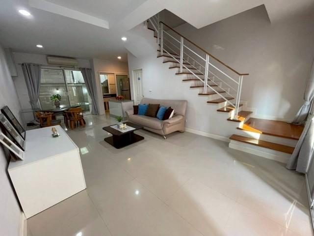 HR 6058 ให้เช่าทาวน์โฮม3ชั้นเลี้ยงสัตว์ได้ 200 ตร.ม. 3นอนย่านพระราม3 สาธร เจริญราษฎร์ บ้านกลางกรุงสาธรพร้อมอยู่