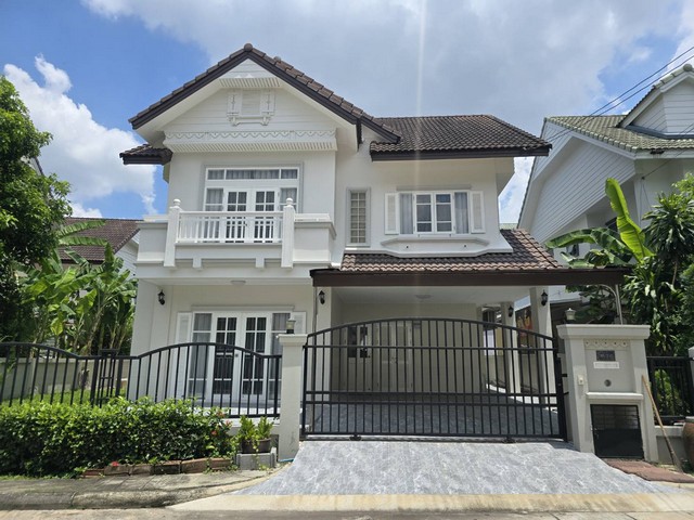 ขายบ้านเดี่ยว หมู่บ้านพาร์คเวย์ ชาเล่ต์ รามคำแหง 190/1 เฟอร์นิเจอร์ครบ พร้อมอยู่ รีโนเวทใหม่ ใกล้ Big C