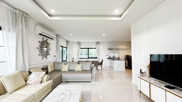 บ้านเดี่ยวหรู สไตล์ Modern เศรษฐสิริ กรุงเทพ - ปทุมธานี วิวสนามกอล์ฟ