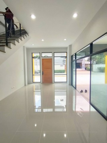 ให้เช่าออฟฟิศหลังมุมมีโกดัง450ตร.มสร้างใหม่ย่านบางใหญ่นนทบุรีซอยกัตนาบางม่วงไฟฟ้า3เฟส30แอมป์