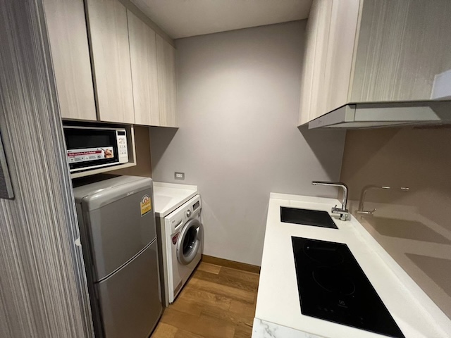 The Lumpini 24 private comfortable convenient 30th floor BTS Phrom Phong