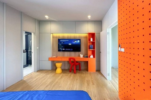 ทาวน์โฮม 2 ชั้น พร้อมคอร์ทยาร์ด สันพระเนตร สันทราย