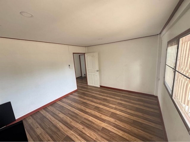 รหัสC6812 ให้เช่าบ้านเดี่ยว 2ชั้น หมู่บ้านเมืองทอง 2 พัฒนาการ 53 เหมาะอยู่อาศัยและทำโฮมออฟฟิศ