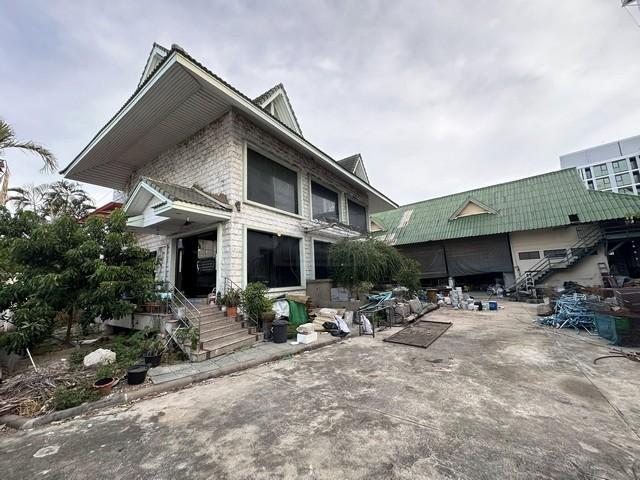 ขายที่ดินพร้อมโฮมออฟฟิศ 3 ชั้น 217 ตรว. ซ.อ่อนนุช 66 ทับ 1 ใกล้ MRT ศรีนุช