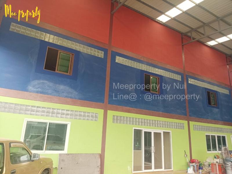 ขายตึก 3.5 ชั้นพร้อมโรงงาน ตลิ่งชัน ทำเลดี เนื้อที่: 210 ตารางวา พื้นที่ใช้สอย 800 ตารางเมตร หน้ากว้าง 26 เมตร ลึก 33 เมตร ME-207