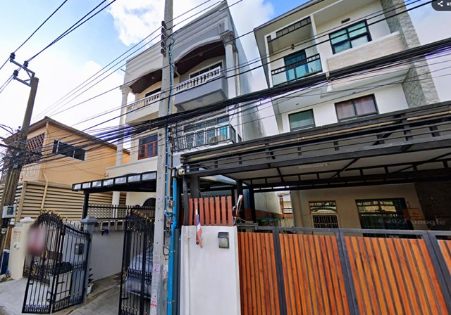 นาคนิวาส17-25 ตลาดโชคชัย4 300 ม MRTโชคชัย4 500ม..ให้เช่า Studio ทาวน์โฮม 4 ชั้น 30 ตร.วา.480 ตร.ม. ม.ราชภัฏจันทรเกษม 3.5 กม.3 นอน 3 น้ำ