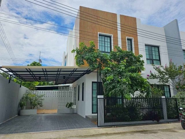 #บ้านสร้างใหม่ทำเลแหล่งความเจริญอมตะนครชลบุรีซอยอั่งเปา หนองตำลึง3 ห้องนอน 3 ห้องน้ำ