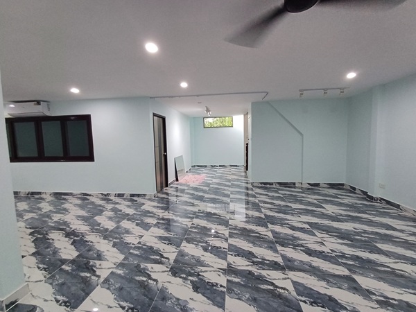 ให้เช่าบ้านเดี่ยว 2ชั้นเนื้อที่ 72ตร.ว พื้นที่ใช้สอย 280 ตร.ม 6ห้องนอน 3ห้องน้ำ แอร์ 5 เครื่อง  ถนนสุขุมวิท101/1 พระโขนง ราคาเช่า 50,000 บ/ด