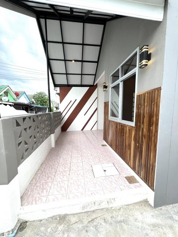 ด่วนหลุดจอง  ทาวน์เฮาส์รีโนเวทใหม่ทั้งหลัง หมู่บ้านณัฐยา  24 ตร.ว. 2 ห้องนอน 1 ห้องน้ำขายเพียง 1.89