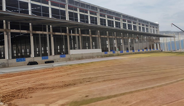 ให้เช่าโรงงาน14,145 ตารางเมตรสามารถผลิตได้ ผังสีม่วงลาย  ระบบไฟฟ้า 3เฟส  เสริมเหล็กรับน้ำหนักได้ 5 ตัน/ตร.ม.