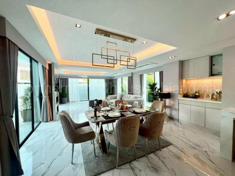 โซนรวมโชค ขายพูลวิลล่า 18.5 ล้าน 113 ตรว. #บ้านหรูสไตล์พูลวิลล่า #รีโนเวทใหม่ #ใกล้แยกรวมโชค ด้านหลังเป็น วิวดอยโล่ง สงบ ไม่ติดบ้านใคร