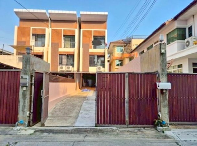 จดบริษัทได้ ให้เช่าทาวน์โฮม 3 ชั้น ซ.อารีย์สัมพันธ์ 2-6 BTS อารีย์ 800 ม.สภาพใหม่ 300 ตร.ม.ย่านพหลโยธิน นานาชาติ KIMS 600 ม.4นอน 3น้ำ