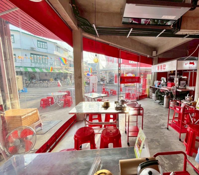 เซ้งร้านโซนหัวมุม ใจกลางบรรทัดทอง ย่านจุฬา ซอย 3 ชั้น 1  มีร้านดังใกล้เคียง