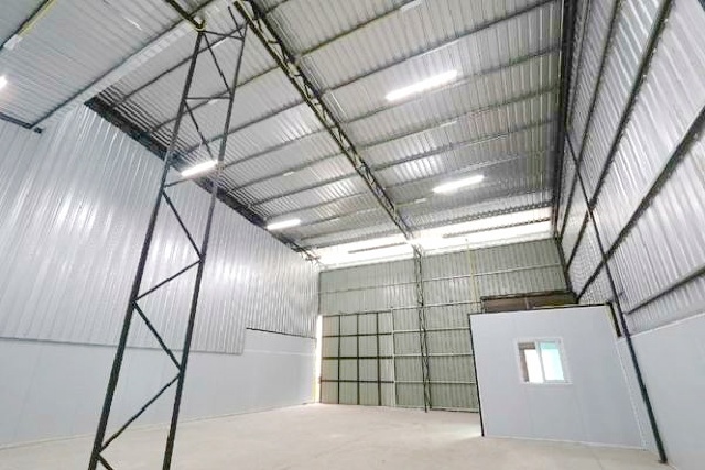 โกดัง 2 ไร่ 258 ตร.ม.BTS ตลาดพลู 3.8กม.จอมทอง พระราม 2 1 นอน 1 น้ำ รร.สารสาสน์สุขสวัสดิ์ 800 ม. บิ๊กซี บางปะกอก 1.8 กม.แหล่งช็อปปิ้ง