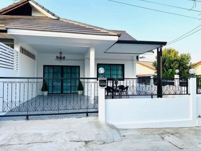 ขายบ้านแฝดพัทยา หมู่บ้านรวิพร โกลเด้นฮิลล์ ซอยเขาตาโล บางละมุง ชลบุรี FP-H0832