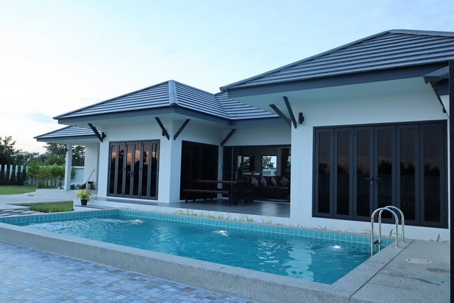 ขายบ้านเดี่ยว1ชั้นพร้อมที่ดิน1ไร่ สไตล์พูลวิลล่า บ้านสวย น่าอยู่ อำเภอชะอำ จังหวัดเพชรบุรี