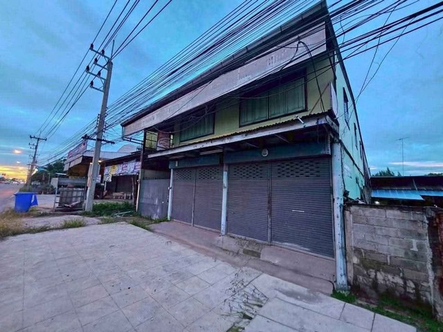 ให้เช่าตึกพร้อมโกดังทำติดถนนบ้านบึงชลบุรี344ตึก 2 คูหา 3 ห้องนอน 2 ห้องน้ำ โกดังพื้นที่ประมาณ 500 ตรม