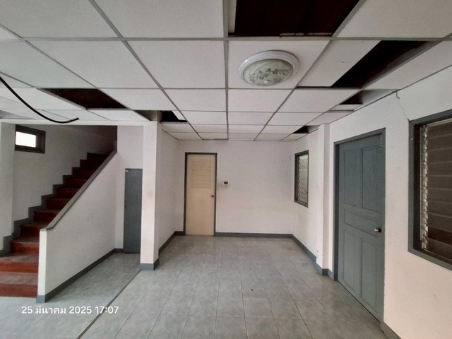 ขายทาวน์เฮ้าส์หมู่บ้าน แพรมาพร เพลส คลอง 11 ถ.รังสิต-นครนายก ต.บึงน้ำรักษ์ อ.ธัญบุรี ปทุมธานี