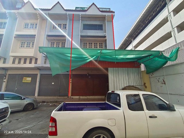 ขายอาคารพาณิชย์ 3 ชั้น ซ.ไพฑูรย์แกรนด์คอนโด ถ.กรุงเทพ-ปทุมธานี (ทล.307) ต.บ้านฉาง อ.เมืองปทุมธานี จ.ปทุมธานี