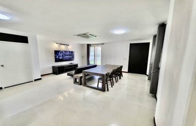 รร.สายอักษร 700 ม. บ้านเดี่ยว 2 ชั้น MRT รามอินทรา40 600 ม.หลังใหญ่ 4 นอน 4 น้ำ รามอินทรา 40-44 โรบินสัน รามอินทรา 1.5 กม.