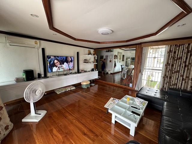 ขายบ้านเดี่ยว  พร้อมผู้เช่า ใหญ่สุด แต่งสวย ขนาด 126 ตรว. ใกล้สนามบินอุดรธานี 