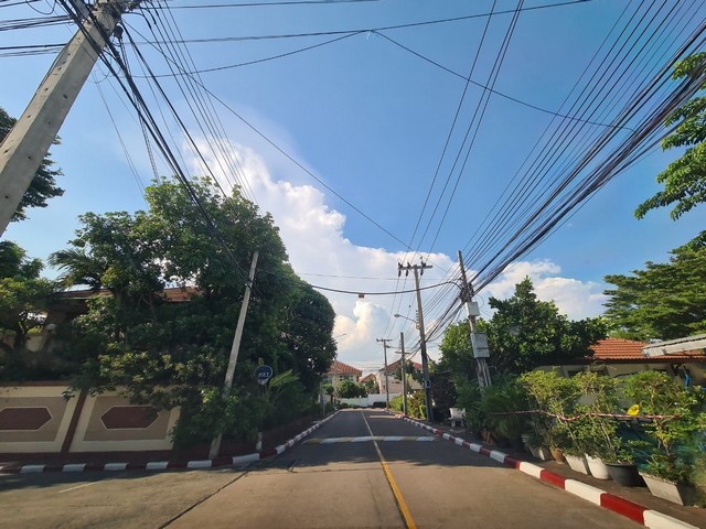 บ้าน - 8500000 บ. 4 ห้องนอน 3 BR พ.ท. 0 Rai 0 Ngan 70 SQ.WA ไม่ไกลจาก btsแบริ่ง ทำเลดี สมุทรปราการ   