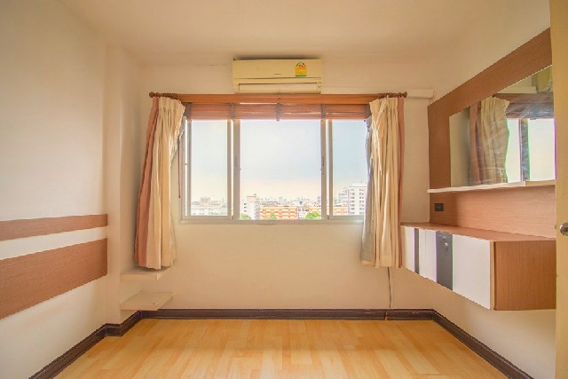 MRT รามคำแหง 12 1.3 กม. ทะลุลาดพร้าว 122  ขาย ลุมพินีคอนโด 1 นอน 1 น้ำ เดอะมอลล์ รามคำแหง 1.3 กม.