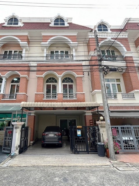 ให้เช่าทาวน์โฮม 3 ชั้น หมู่บ้าน คาซ่าซิตี้ สุคนธสวัสดิ์1 ใกล้เลียบด่วน โรงเรียนสตรีวิทยา 2