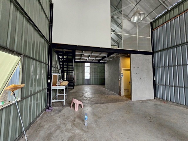 ให้เช่าโกดังขนาด 120 ตรม ซอยลาดพร้าว 35 ทะลุลาดพร้าว 41 ใกล้ MRT ลาดพร้าว