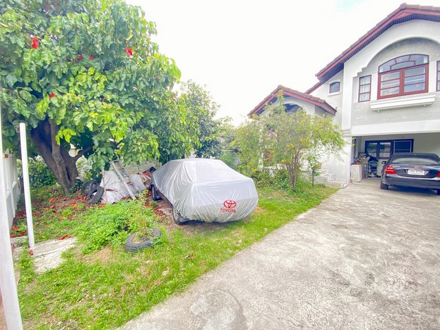 ขาย บ้านเดี่ยว 2 ชั้น หมู่บ้านชวนชื่น วัชรพล เนื้อที่ 102 ตารางวา ทำเลดี ใกล้ ตลาดถนอมมิตร เพลินนารี่มอลล์