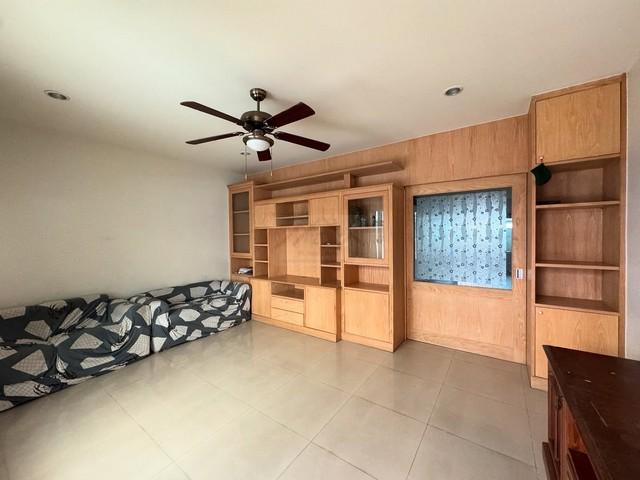 ขายทาวน์โฮม 3 ชั้น 25 ตรว. มีดาดฟ้า ซอยพัฒนาการ 30 ทำเลดี บ้านสภาพดี ใกล้ทางด่วน