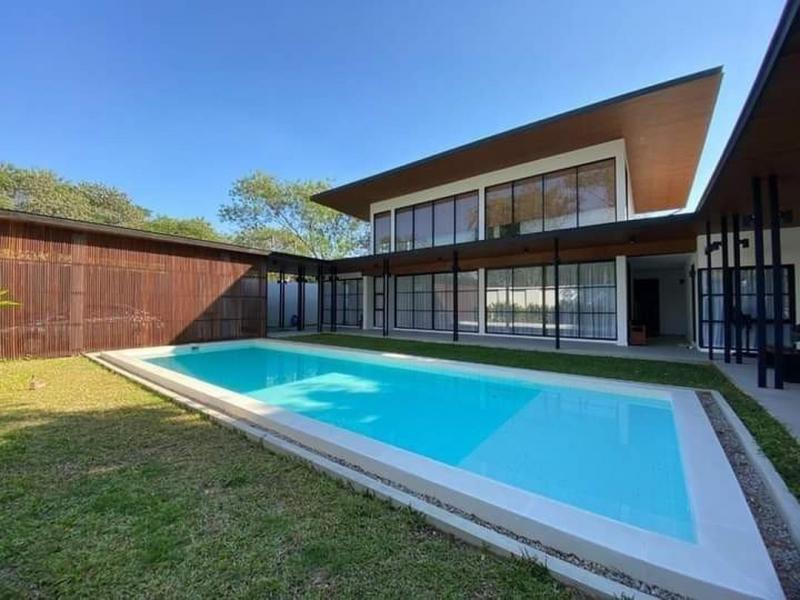 บ้านสวยเพียง 12.5 ล้าน 200 ตรว. สไตล์วิลล่าโมเดิร์น สันปูเลย ดอยสะเก็ด ติดน้ำ เป็นส่วนตัว เฟอร์นิเจอร์บิ้วอิน ตกแต่งครบ พร้อมเข้าอยู่